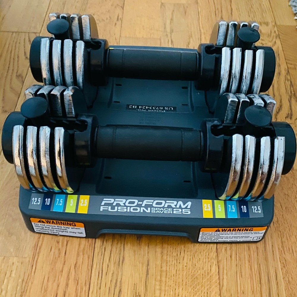 Adjustable dumbbells